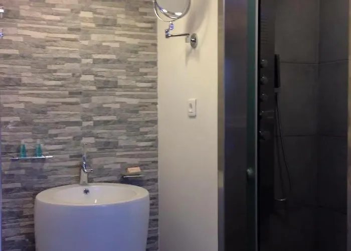 Advice Deluxe 尼科西亚