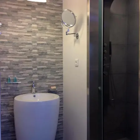 Advice Deluxe ניקוסיה